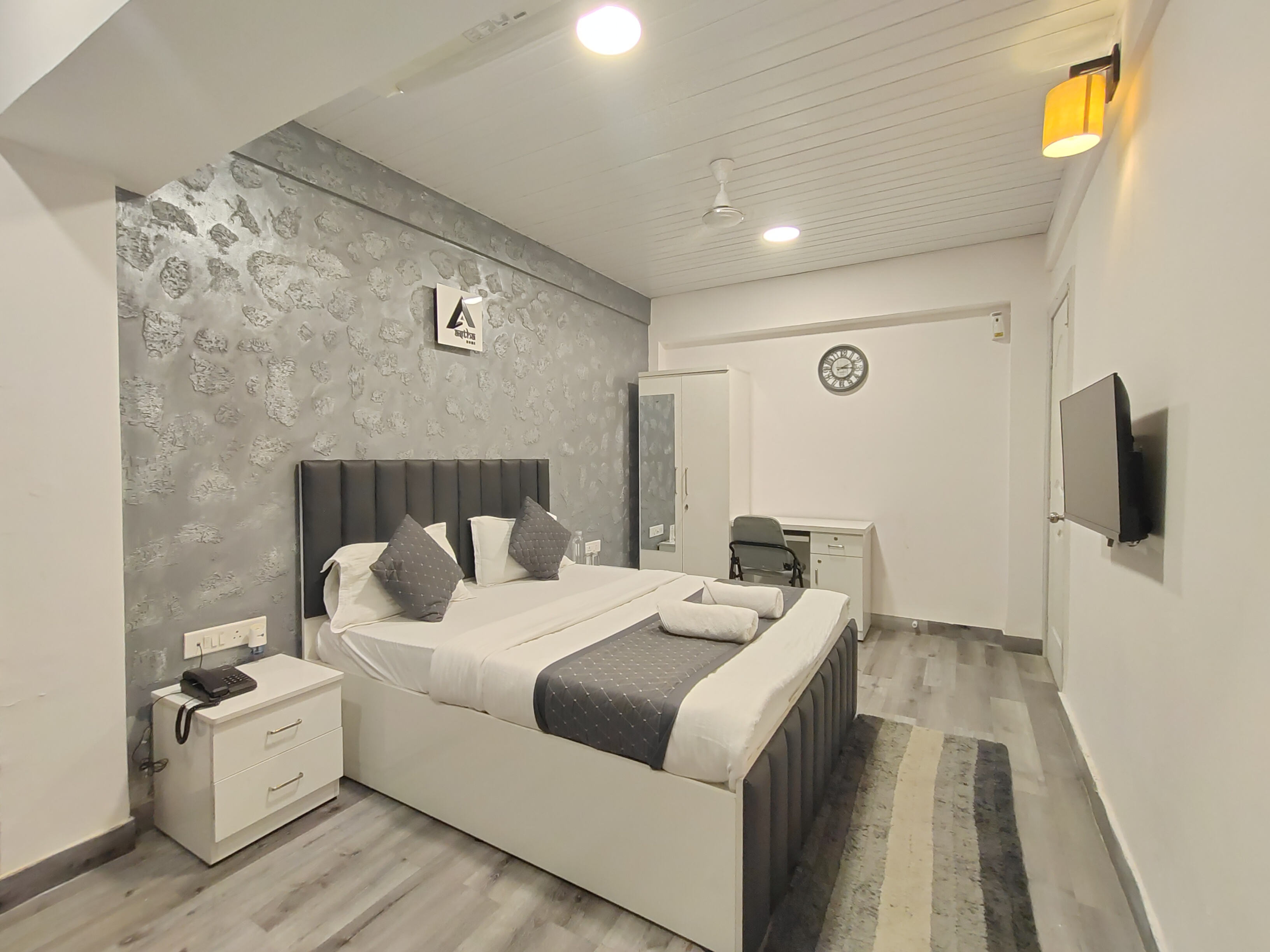 room-8