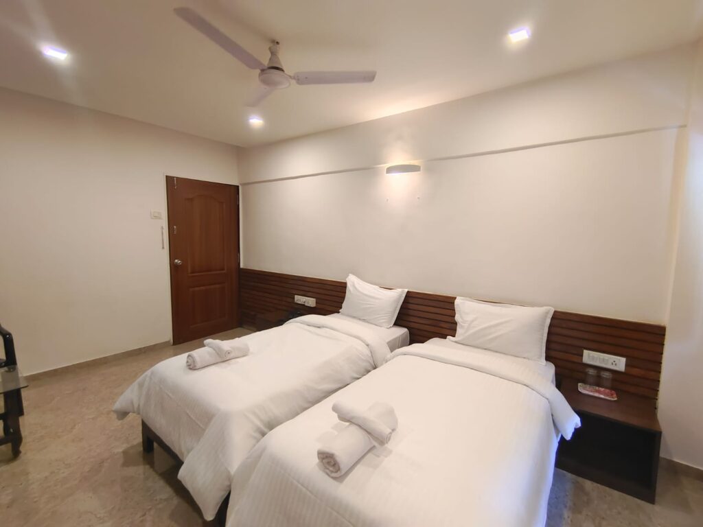 Budget Hotels in Malad