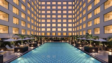 hotels in malad